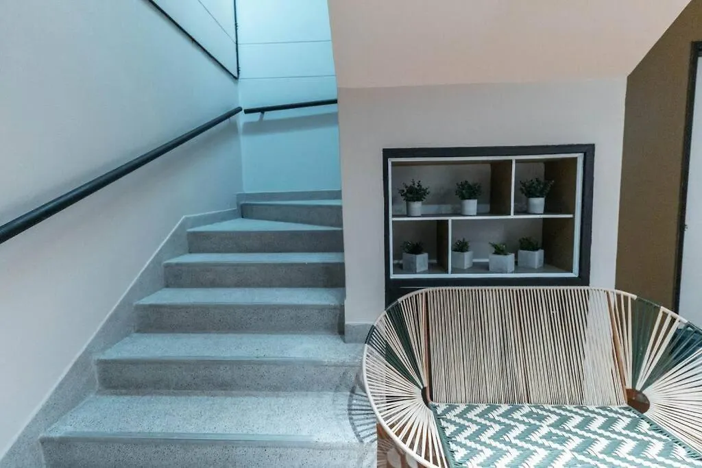 Arrendamiento Nuevo Apartamento Con Balcon By Roots Rentals Nid202 Medellín