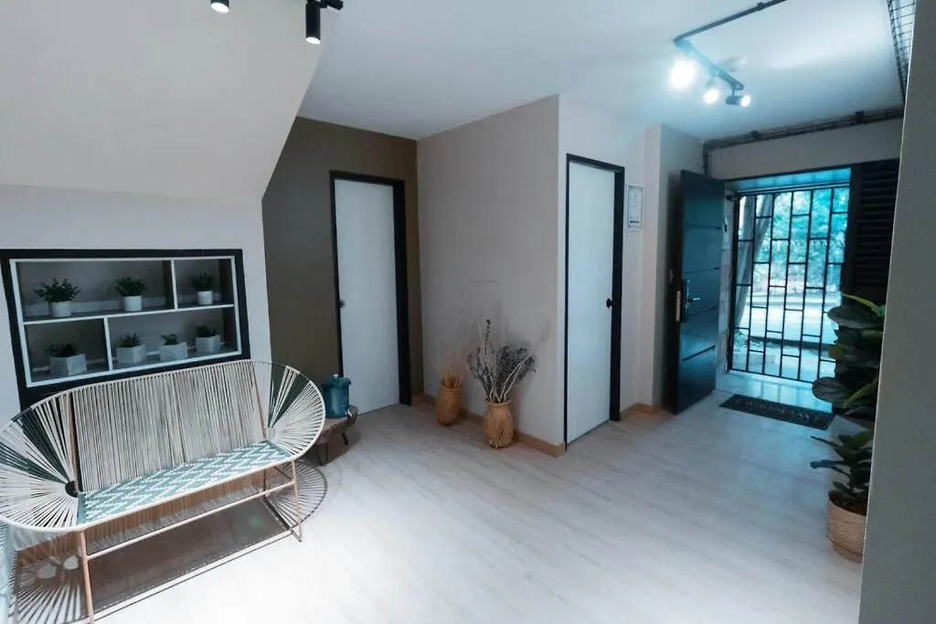 Arrendamiento Nuevo Apartamento Con Balcon By Roots Rentals Nid202 Medellín Apartmán