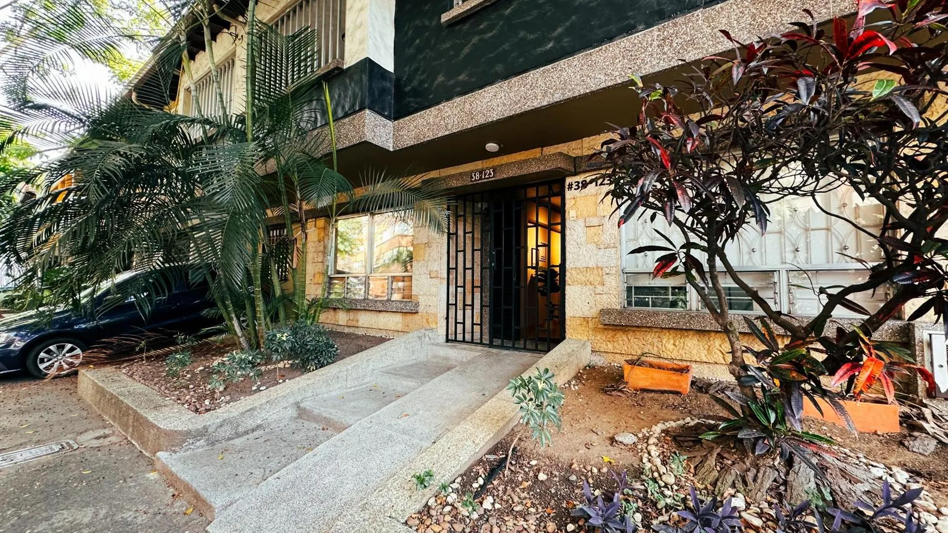 Arrendamiento Nuevo Apartamento Con Balcon By Roots Rentals Nid202 Medellín 0*,  Kolumbie