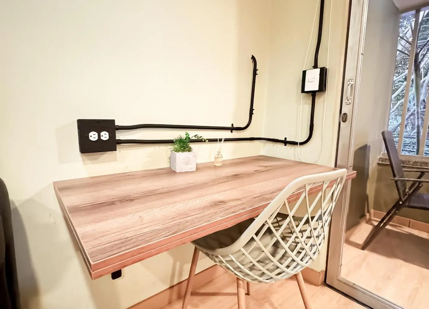 Arrendamiento Nuevo Apartamento Con Balcon By Roots Rentals Nid202 Medellin Apartment
