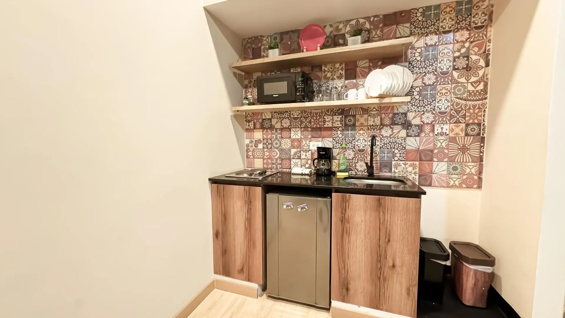 Arrendamiento Nuevo Apartamento Con Balcon By Roots Rentals Nid202 Medellin Apartment